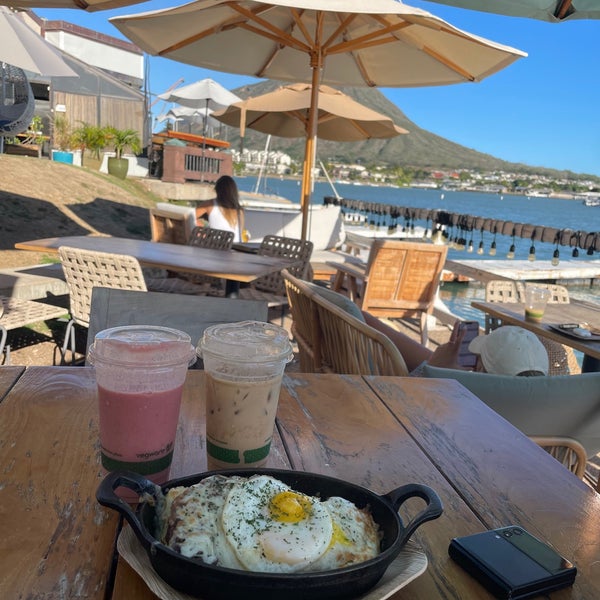 11/10/2022 tarihinde Hyunkyung S.ziyaretçi tarafından Island Brew Coffeehouse'de çekilen fotoğraf