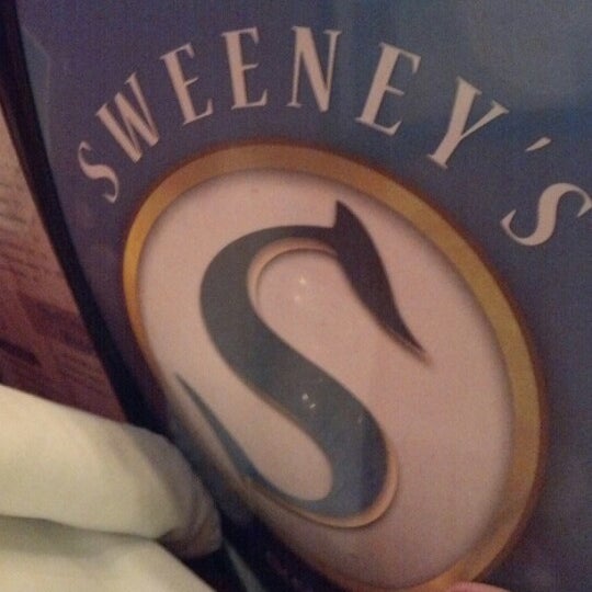 Foto diambil di Sweeney&#39;s Seafood Restaurant oleh Paul A. pada 1/19/2013