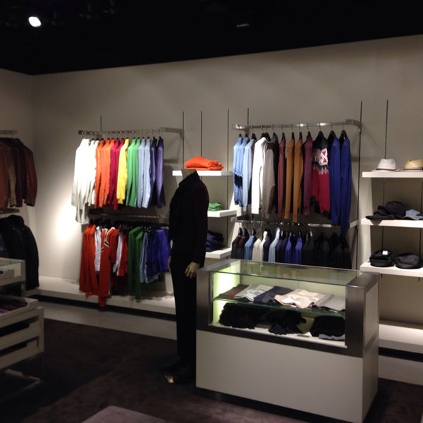 GUCCI OUTLET - 64 Photos & 79 Reviews - 5220 Fashion Outlets Way, Rosemont,  Illinois - Leather Goods - Phone Number - Yelp