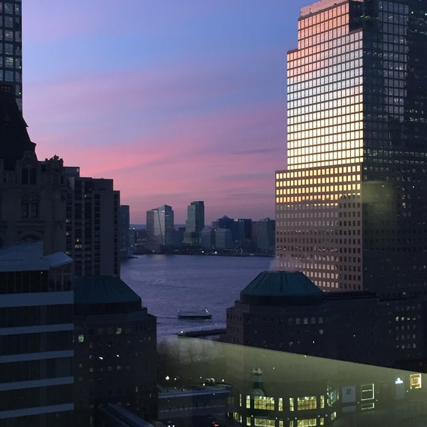2/13/2018 tarihinde Luca DLziyaretçi tarafından Courtyard by Marriott New York Downtown Manhattan/World Trade Center Area'de çekilen fotoğraf
