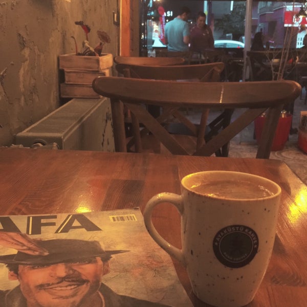 9/15/2018 tarihinde Nazmi Y.ziyaretçi tarafından Ayaküstü Kahve'de çekilen fotoğraf