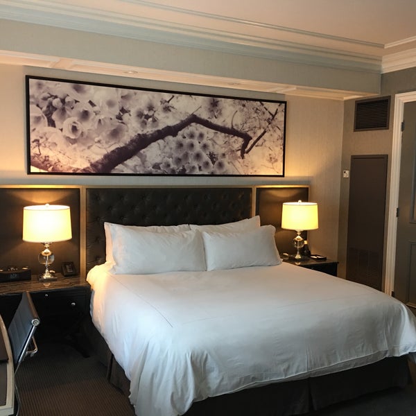 Das Foto wurde bei The Adelaide Hotel Toronto von Hubert am 3/18/2018 aufgenommen