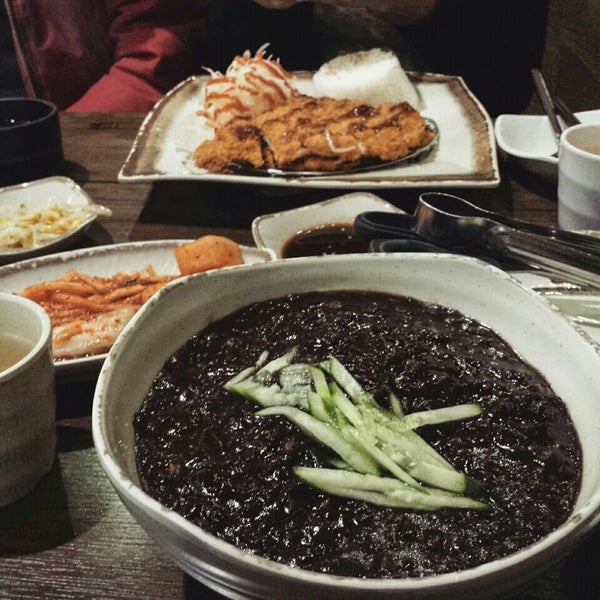 Снимок сделан в Song Cook&#39;s Authentic Korean Restaurant пользователем Johanna S. 2/27/2016
