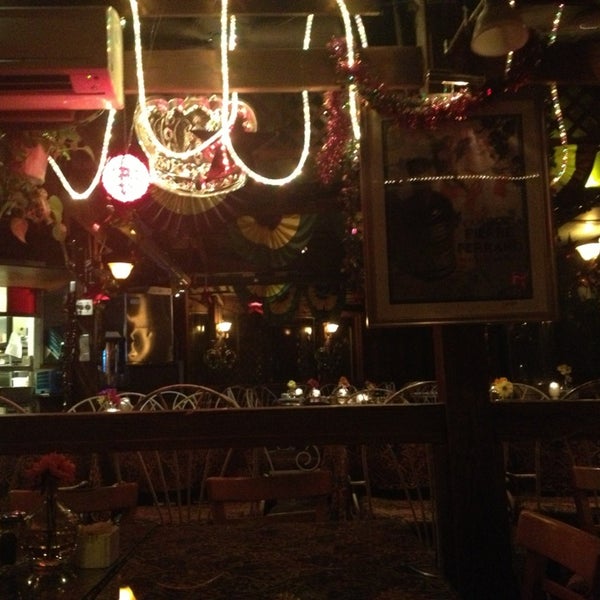 Das Foto wurde bei Cafe Degas von Lana H. am 1/24/2013 aufgenommen