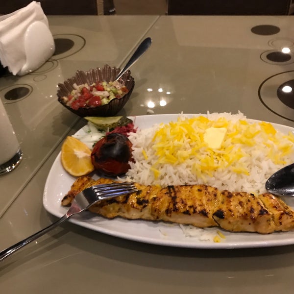 6/9/2017 tarihinde The R.ziyaretçi tarafından Nayeb Restaurant Tbilisi'de çekilen fotoğraf