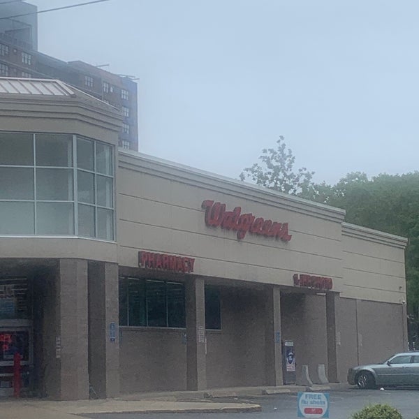 Walgreens Pharmacy in Downtown New Haven