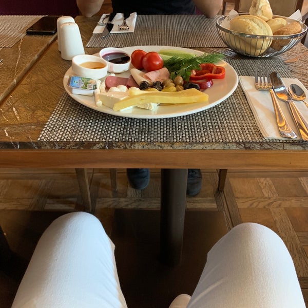 Photo taken at DoubleTree by Hilton Istanbul Esentepe by Tarkan T. on 8/18/2019