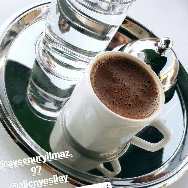 Das Foto wurde bei Üsküdar Park Cafe &amp; Restaurant von Ülkü K. am 8/15/2017 aufgenommen