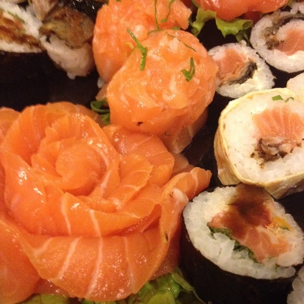 Photo taken at Hamadaya Sushi Bar by Diana H. on 6/29/2014