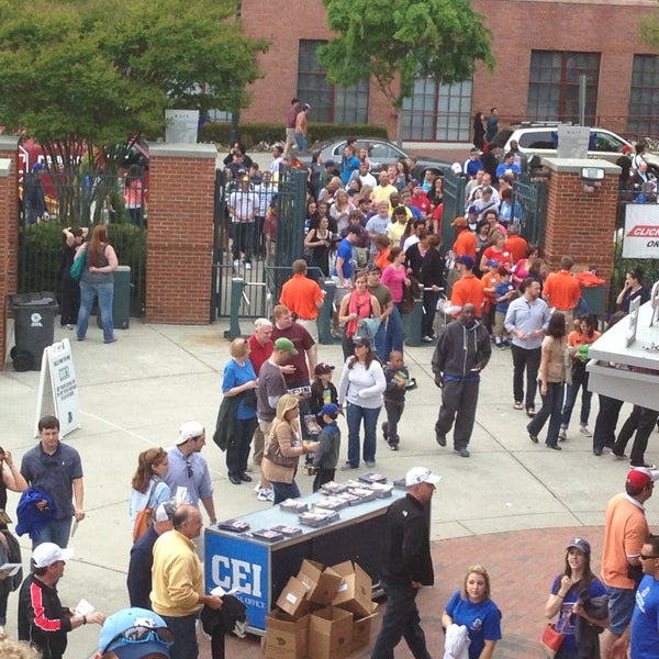 Снимок сделан в Durham Bulls Athletic Park пользователем Kevin R. 4/26/2013