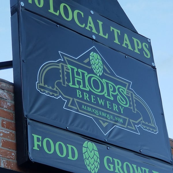 Foto tirada no(a) Hops Brewery por Matt N. em 10/4/2018