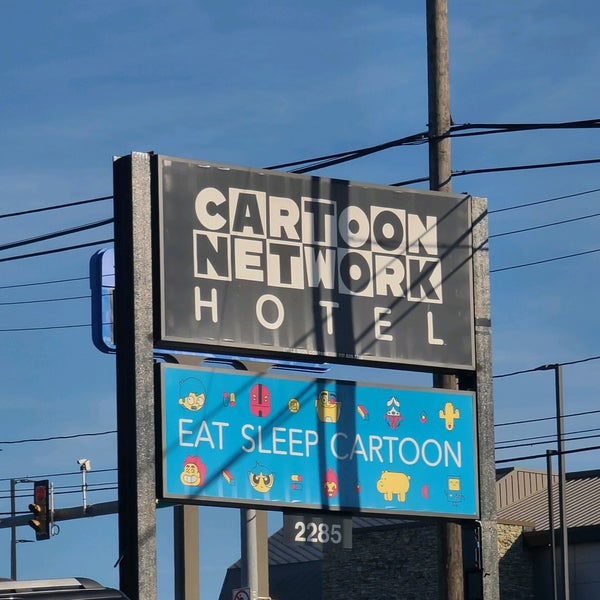 The Cartoon Network Hotel Sign Editorial Stock Image - Image of pool,  accommodation: 165078269