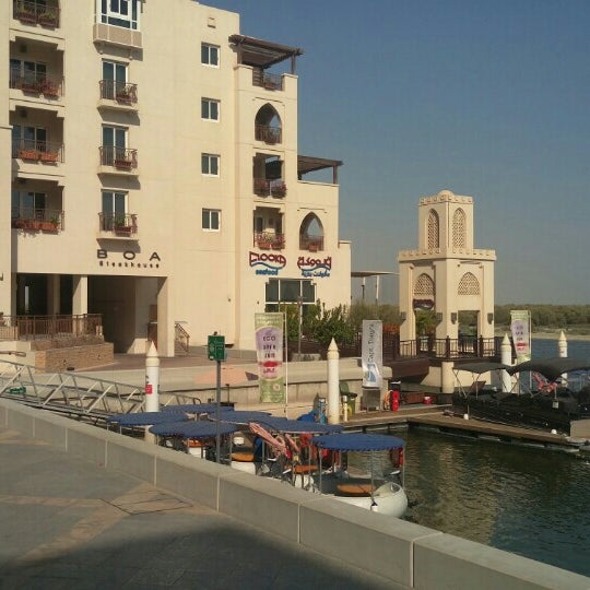 Foto scattata a Eastern Mangroves Suites by Jannah da Emirates S. il 10/29/2015