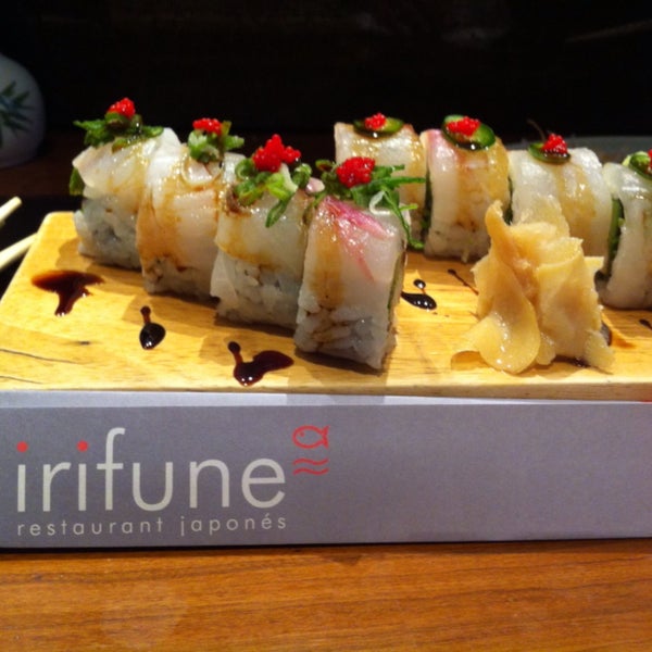 Que rico roll takefurai!!, pedilo en la barra a los sushiman, delicioso, con pulpo y calentito, huevas de caviar.    Imperdible!!
