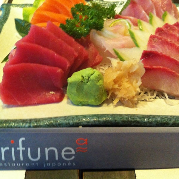 2/19/2013 tarihinde Sonia H.ziyaretçi tarafından Irifune Restaurant Japonés'de çekilen fotoğraf
