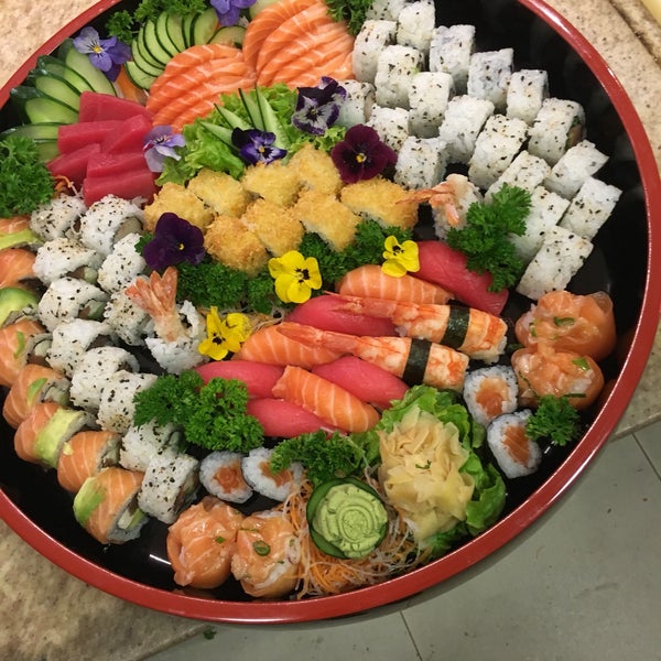 Muy buen sushi, acorde calidad con precios, ideal para reuniones de trabajo o con amigos en el privado Tatami
