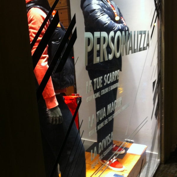 nike store campania