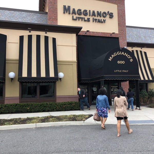 Foto tirada no(a) Maggiano&#39;s Little Italy por Anthony C. em 4/14/2019