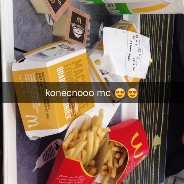 Photo prise au McDonald&#39;s par Sanja T. le6/3/2016