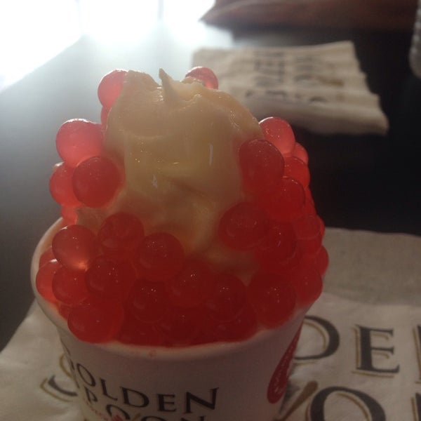 9/21/2014 tarihinde Jessica V.ziyaretçi tarafından Golden Spoon Frozen Yogurt'de çekilen fotoğraf