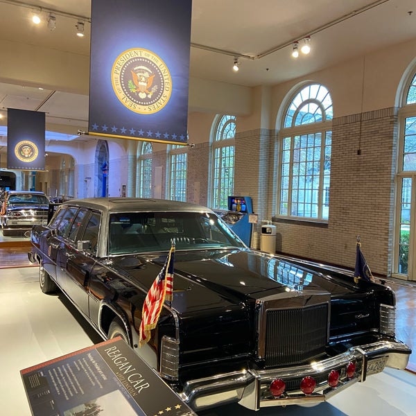 Foto diambil di Henry Ford Museum oleh Jeff S. pada 5/10/2023