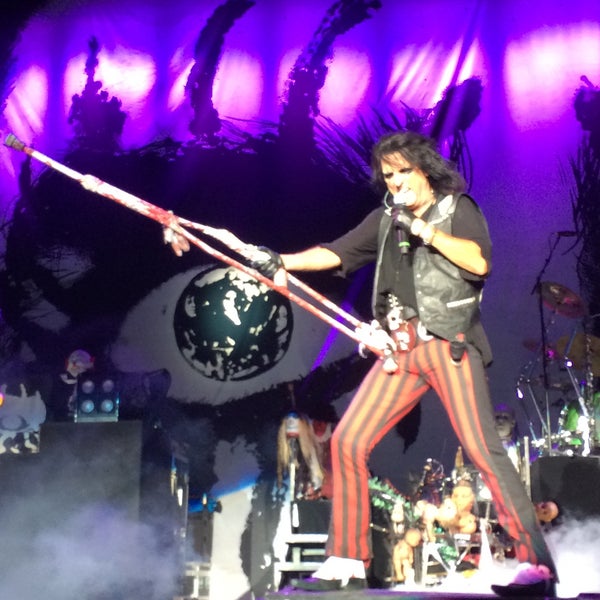 Photo prise au Alice Cooper&#39;stown Rock and Roll Sports Grill par Jeff S. le3/2/2015