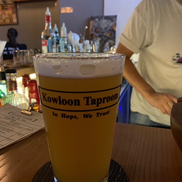 Photo taken at Kowloon Taproom by Hannu H. on 6/21/2019