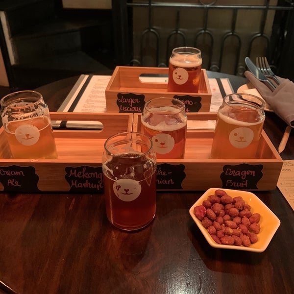 Photo taken at Winking Seal Beer Co. Taproom by Hannu H. on 10/24/2019
