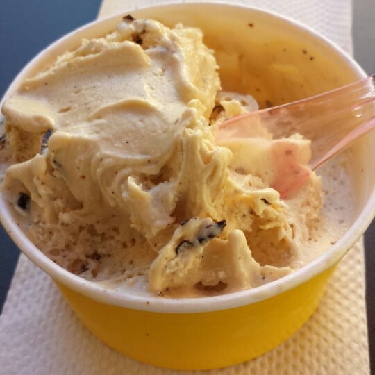 Photo taken at Cool Gelato Italiano by Rebecca T. on 1/18/2014