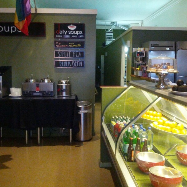 3/29/2013にJosh A.がDurso Cafe &amp; Juice Barで撮った写真