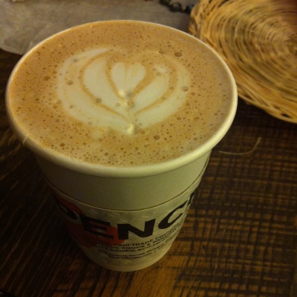 Foto diambil di Spencer&#39;s Coffee oleh Dianna W. pada 4/24/2013