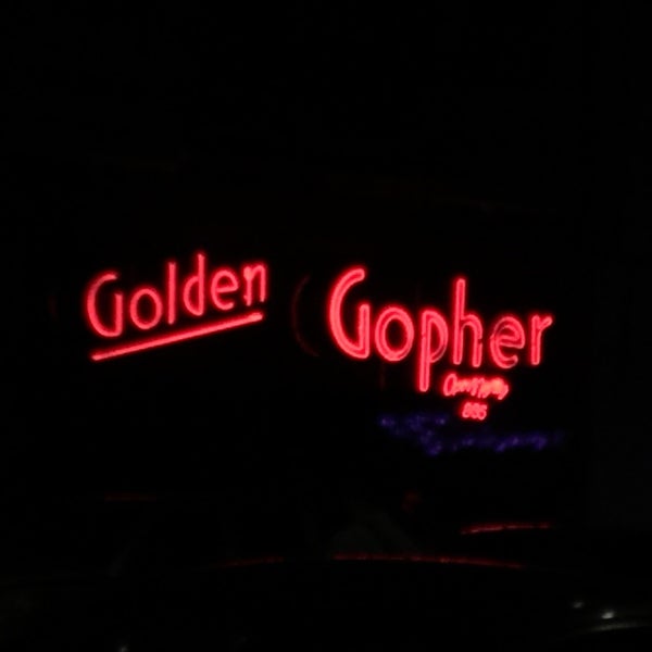 Foto diambil di Golden Gopher oleh Philip C. pada 6/10/2018