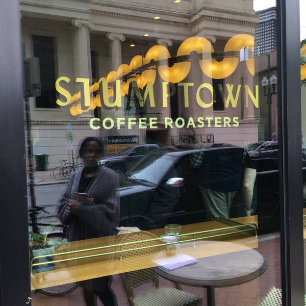 Foto tirada no(a) Stumptown Coffee Roasters por Philip C. em 3/6/2018