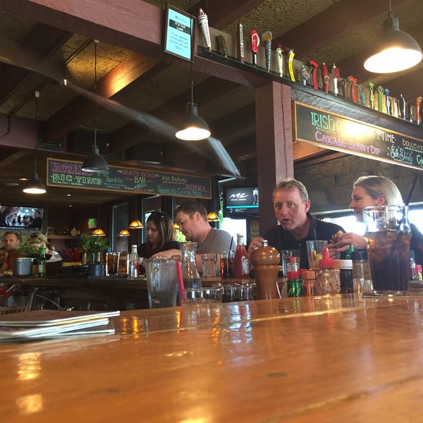 Foto tirada no(a) North Bend Bar and Grill por Nathan M. em 4/9/2016