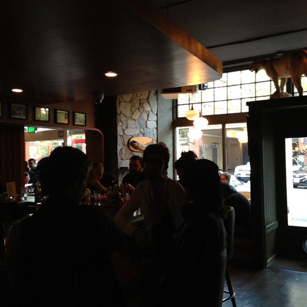 5/15/2013 tarihinde Nathan M.ziyaretçi tarafından Lost Lake Cafe &amp; Lounge'de çekilen fotoğraf