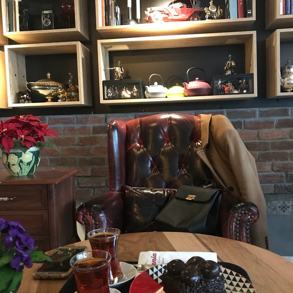 1/31/2019 tarihinde Güven G.ziyaretçi tarafından Lavinnia Coffee'de çekilen fotoğraf