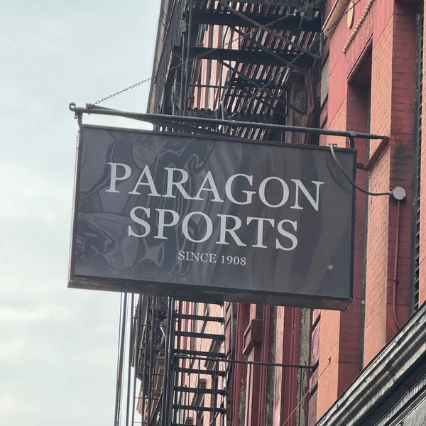 Foto tirada no(a) Paragon Sports por Glenn D. em 4/10/2024