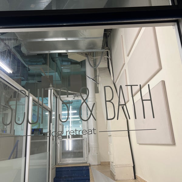 Biscuits & Bath Pet Supplies Store in New York