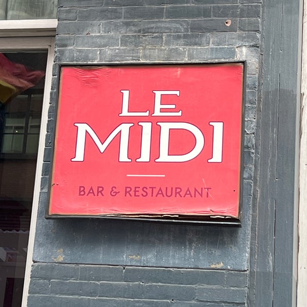 2/23/2022에 Glenn D.님이 Le Midi Bar &amp; Restaurant에서 찍은 사진