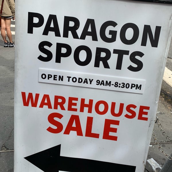 รูปภาพถ่ายที่ Paragon Sports โดย Glenn D. เมื่อ 9/5/2019