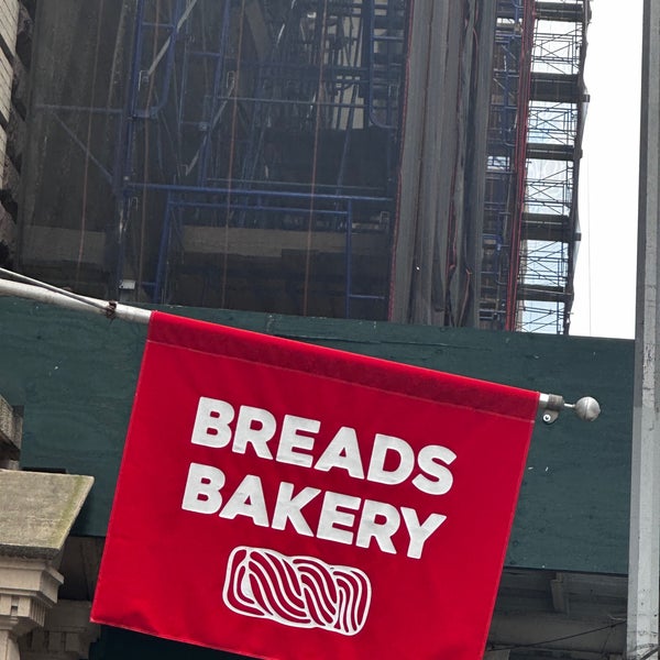 Foto tomada en Breads Bakery  por Glenn D. el 7/27/2023