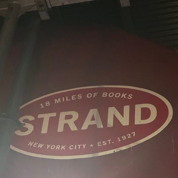 Photo taken at Strand Bookstore by Glenn D. on 12/2/2023