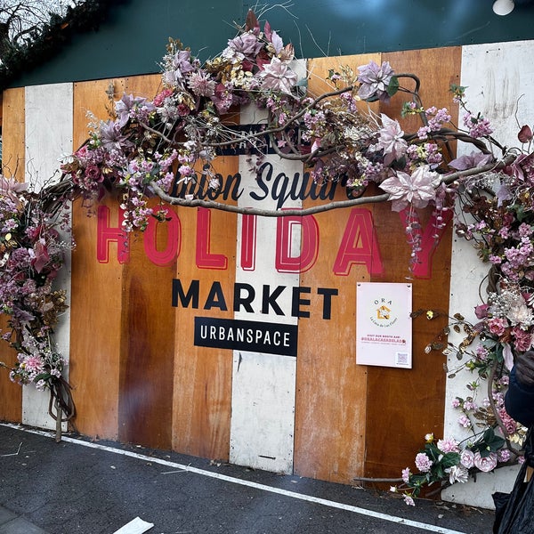 รูปภาพถ่ายที่ Union Square Holiday Market โดย Glenn D. เมื่อ 12/9/2022