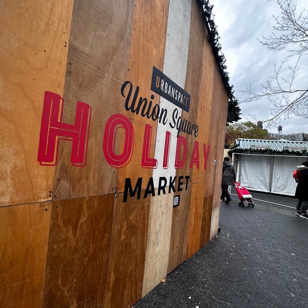 Photo taken at Union Square Holiday Market by Glenn D. on 12/6/2022