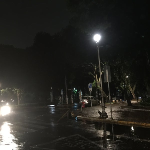 Das Foto wurde bei Parque México von Pepe L. am 5/23/2015 aufgenommen