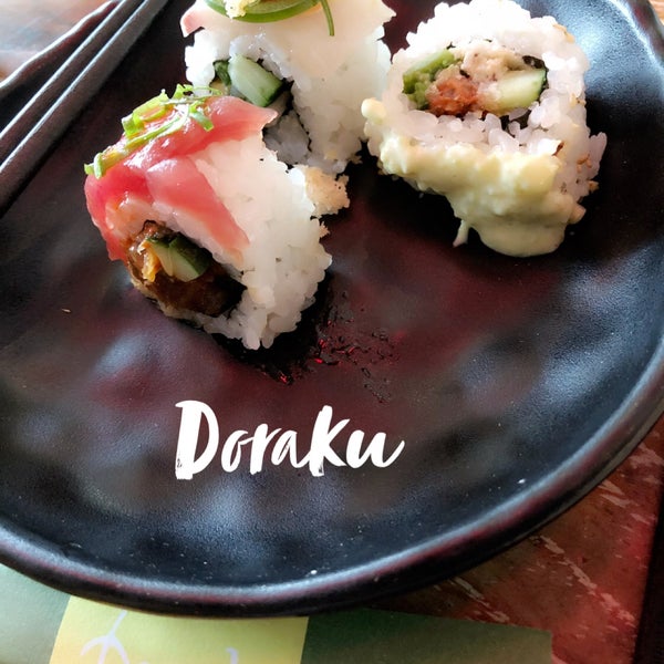 Foto diambil di Doraku Kaka&#39;ako Izakaya and Sushi oleh Yvette K. pada 3/2/2018