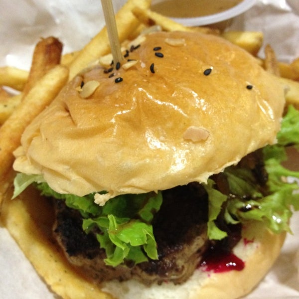 Photo taken at Burger Junkyard by $teph L. on 7/13/2013