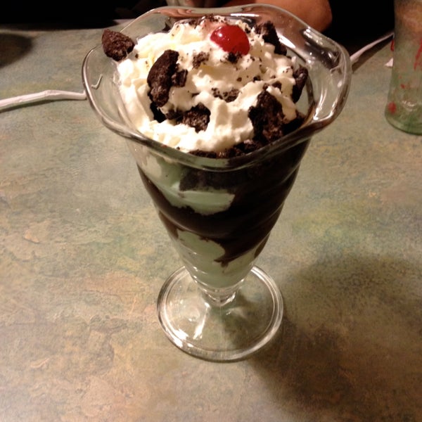 I had the Mint Cookie Crunch Sundae for dessert!