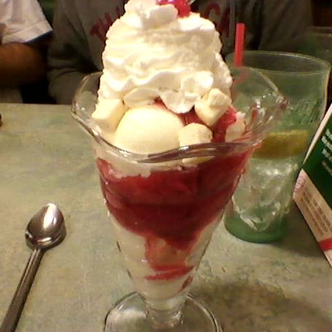 I had the Strawberry Shortcake Sundae for a free dessert with coupon like Sunny Chandraekar!