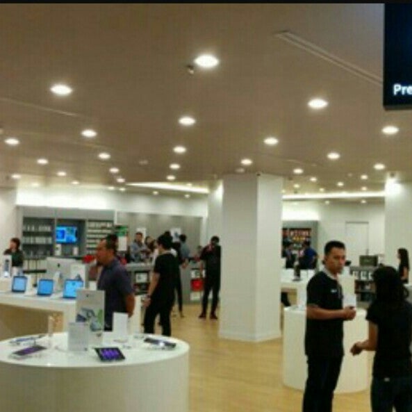 Samsung s23 ibox store. Apple authorized reseller.